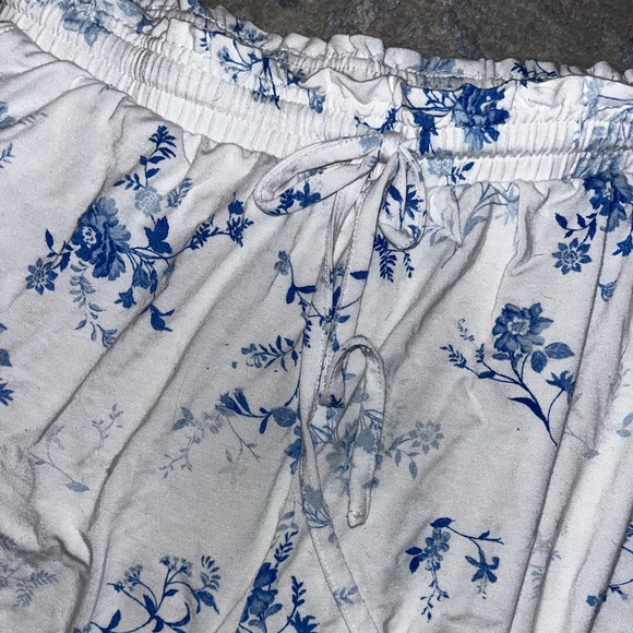 Loft Women's Notch Collar Short Sleeve and Drawcord Sleep Capri Pant Set - Picture 7 of 8